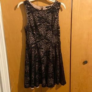 Cute casual/formal dress. Gently used